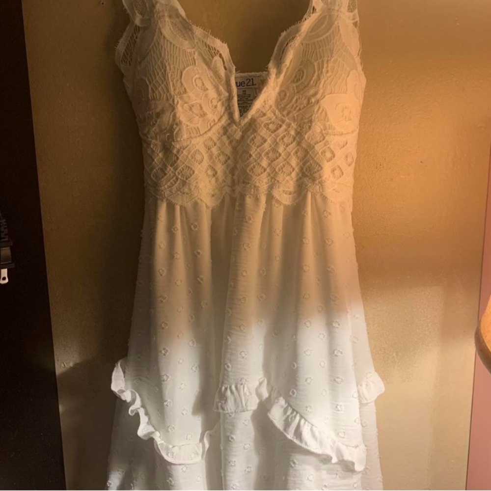 extra small white summer dress
babydoll graduation dress homecoming